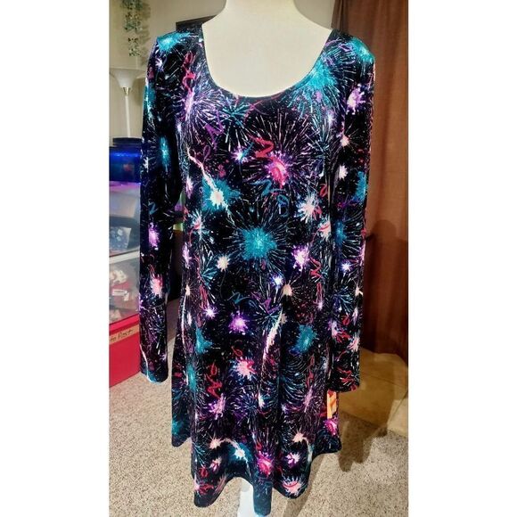 NWT XHILARATION VELVET DRESS  - Picture 1 of 4